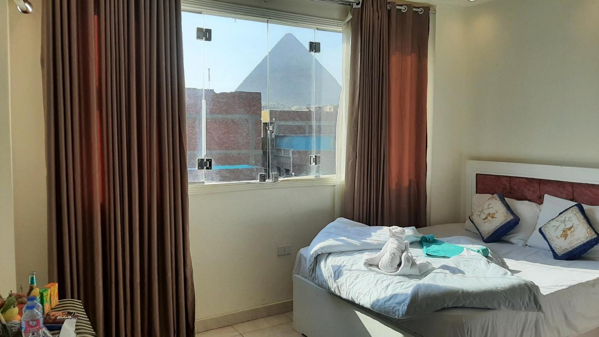 Queen Isis Pyramids View Al Kawm al Akhdar Luaran gambar